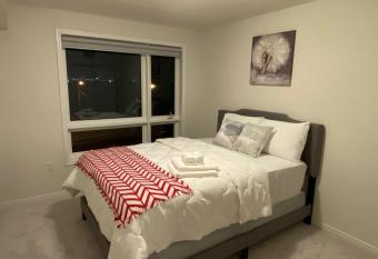 iyk-Bees Home has Balcony rooms