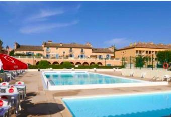 Villa 16 V  ronique has Balcony rooms