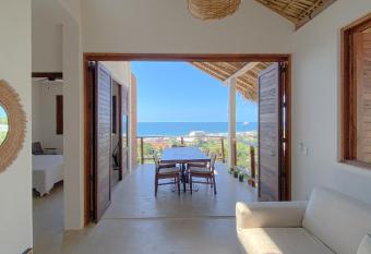 Casa Beeu has Balcony rooms