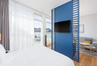 Hotel San Sebasti  n Orly, Affiliated by Meli   allows 18 year olds to book a room