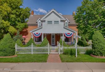 Heritage Inn has Balcony rooms