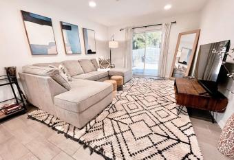 **Featured in FORTUNE Magazine** Stylish South Tampa Pool Home has Balcony rooms