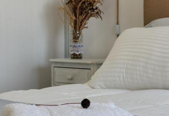 DEPARTAMENTO LA GAVIOTA allows 18 year olds to book a room