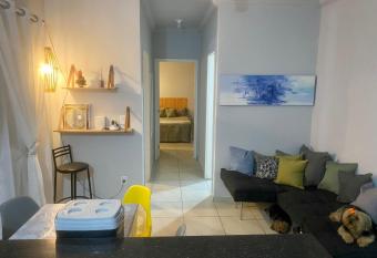 Lindo Apto, Aconchegante, Aceita PET pequenos! allows 18 year olds to book a room