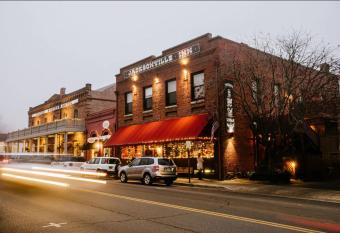Jacksonville Inn allows 18 year olds to book a room