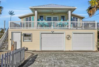 Pelican Point has Balcony rooms