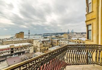 Sea View Apartment Burj Khalifa has Smoking/Balcony rooms