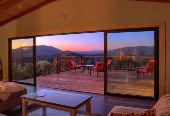 Zen Yosemite by BnB Yosemite has Balcony rooms