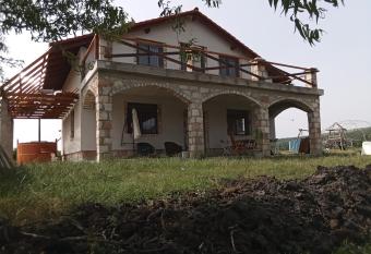 Alsoveto Apartment has Balcony rooms