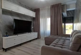 North Pipera apartment w parking & self check in has Balcony rooms