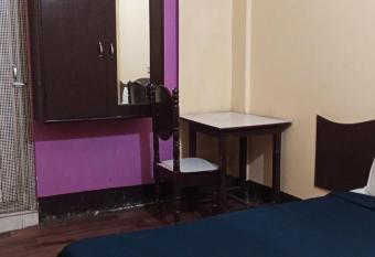 Swapneel s Homestay has Smoking rooms