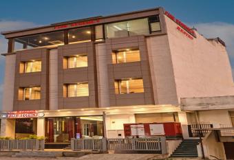 Pine Regency has Smoking rooms