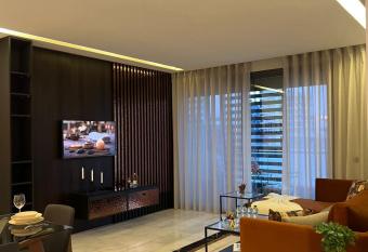 LA CASE allows 18 year olds to book a room