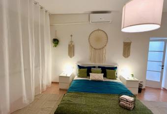 Stay in Malpensa has Balcony rooms