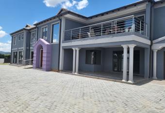 Domsa Lapeng Guesthouse allows 18 year olds to book a room