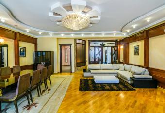 Sea View Lux VIP IL PATIO Apartment has Smoking/Balcony rooms