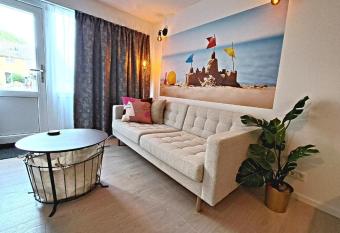 Zandkasteel Domburg allows 18 year olds to book a room