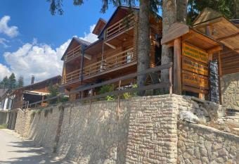 Planinska ku  a Vla  i   has Balcony rooms