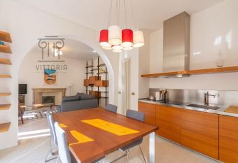 Vittoria Apartments Contr   Giampietro De Proti has Balcony rooms