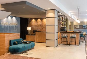 Hotel Elche Centro , affiliated by Melia allows 18 year olds to book a room