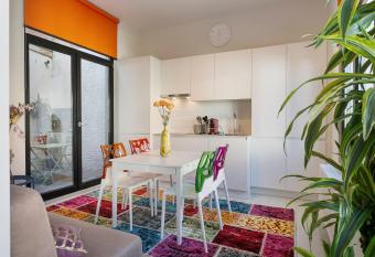 Museum Zuid Marnix Studio allows 18 year olds to book a room