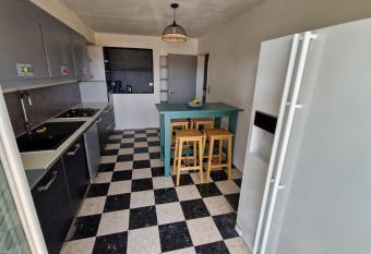 Appartement au 1er   tage d une charmante maison - Saint Cyprien has Balcony rooms