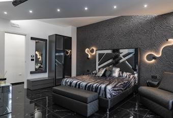 Prezioso suites & rooms has rooms with a private hot tub