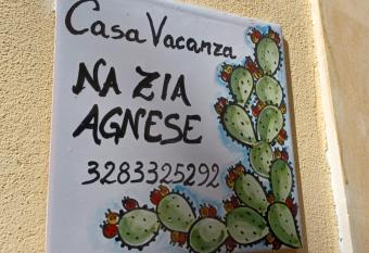 Casa Vacanza Na Zia Agnese allows 18 year olds to book a room