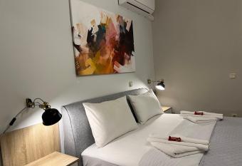 City House Comfort 1 allows 18 year olds to book a room