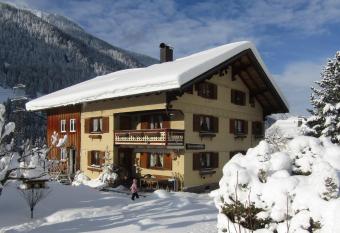 Landhaus Ossi has Balcony rooms