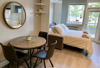 Modern and cozy Courtyard View has Balcony rooms