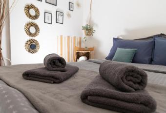 Evaggelia s Apartments 2                                              has Balcony rooms