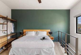 +MS +C  moda Suite +H  rcules 4 allows 18 year olds to book a room