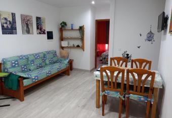 alojamientosmomi3 allows 18 year olds to book a room