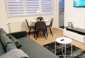 Apartment Sofial allows 18 year olds to book a room