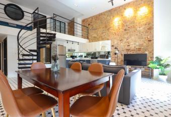 Casa Lefevre 1B allows 18 year olds to book a room