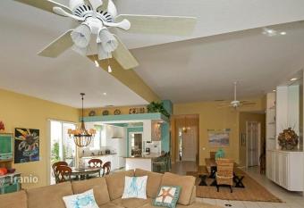 Fatemeh Style Luxary allows 18 year olds to book a room