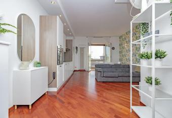 Rho Stazione-Ideale per Rho Fiera has Balcony rooms