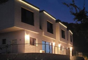 Lumen Pension has Balcony rooms