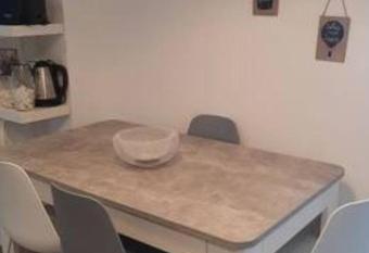 Residence AMWAJ has rooms with a private hot tub