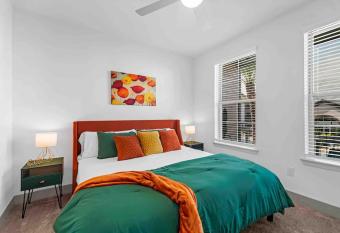 Upscale 1-bedroom with pool has Balcony rooms