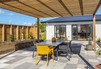 Citron 9 allows 18 year olds to book a room