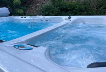 Dolly   s Retreat has Balcony rooms