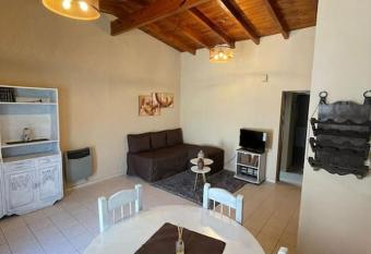 Moderno y tranquilo departamento en 6ta secci  n has Balcony rooms