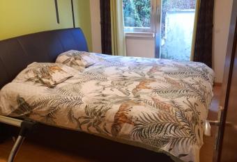 Chez Dominique has Balcony rooms