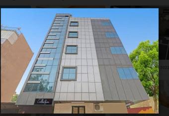 Hotel Bridge View By WB Inn allows 18 year olds to book a room