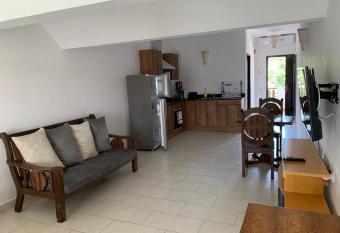 Barizi Beach Apartments has Balcony rooms