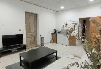 Le Superbe T2 Centre ville Gare Tram    1h de LYON has Balcony rooms