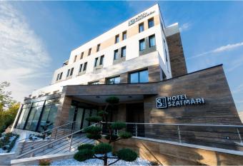 Hotel Szatm  ri &   tterem J  szber  ny has Balcony rooms