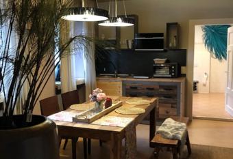 Ferienwohnung Heimat Floral Apartment allows 18 year olds to book a room